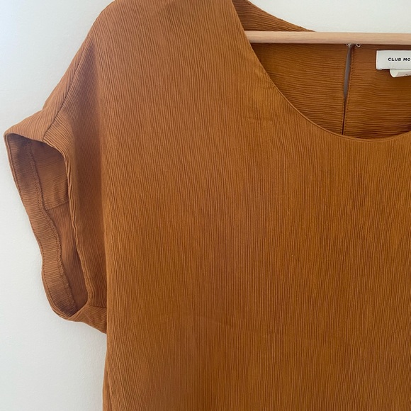 Club Monaco Textured Scoop Neck Top - XS - Picture 7 of 8